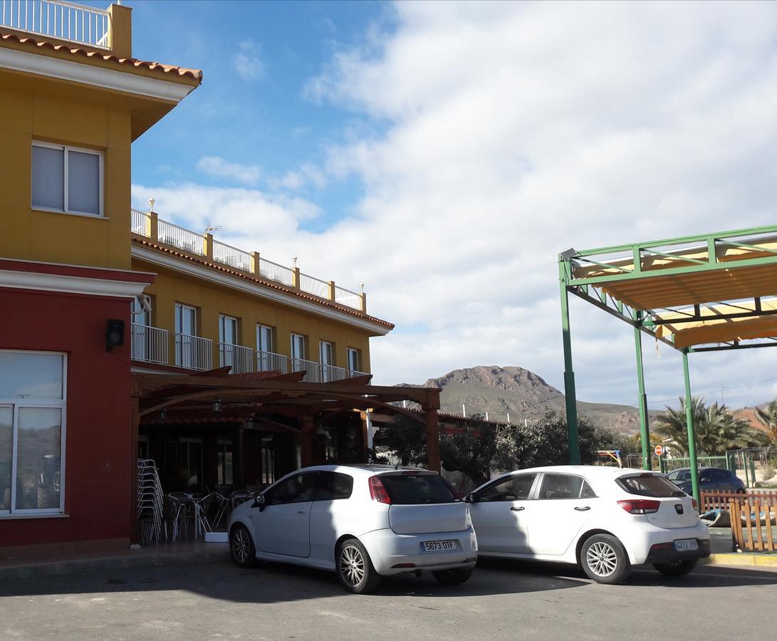Venta De Tebar Hotel Aguilas Bagian luar foto